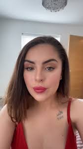 Abigail Helms's Instagram, Twitter & Facebook