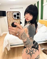 Triplex Celeste - Free pics, galleries & more at Babepedia