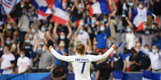 Huit mois après avoir mis les pieds au stade pour la dernière fois, il fait partie des 5 000 personnes invitées par la fédération française de football pour le match de préparation à l'euro contre la bulgarie, le premier avec du public depuis la venue du portugal au stade de france le 11 octobre, en ligue. Ai52genszj2aym