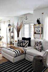 White Black And Gold Bedroom Ideas One Of The Hottest Trends In Interior Design Right Now Is Using 2 Ends Of The Spectrum Such As Living Room White Black And White Living Room White Living Room