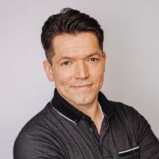 Ron Ozer's Instagram, Twitter & Facebook