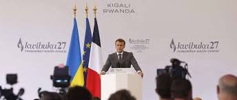 Le président avait été interpellé bruyamment par le. Emmanuel Macron Au Rwanda Je Viens Reconnaitre Nos Responsabilites Le Point