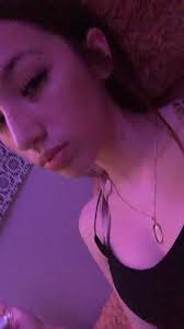 bella robles (@izrobless)