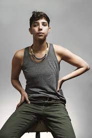 Male Or Female Photography That Defies Expectations About Gender Androgynous People Androgynous Nonbinary Model