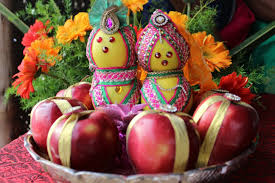 South Indian Wedding Plate Decor For Engagement Using Oranges And Pomegranate Wedding Plates Indian Wedding Gifts Engagement Decorations