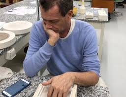 Carlito carvalhosa's work predominantly involves painting and sculpture. Jsrtmk27e8g0gm