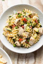This Chicken Pasta Primavera Recipe Is Easy And Fast To Make Perfect For Busy Families Pasta Primavera Chicken Primavera Pasta Creamy Pasta Primavera
