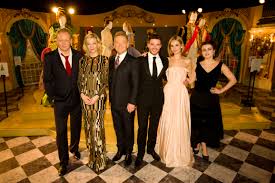 With a wicked stepmother (eleanor audley) and two jealous stepsisters (rhoda williams, lucille bliss) who keep her enslaved and in rags, cinderella (ilene woods) stands no chance of attending the royal ball. Photos Cast Crew Of Cinderella Attend Berlin Film Festival Premiere Teeninfonet