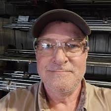 I'm in Texas , no friends, no boyfriend, no NOTHING 😩 Can I get a show of  hands if you physically live in Texas ? 🙇🏼‍♀️👋