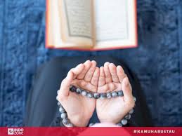 Keutamaan membaca surat al kahfi salah satunya bisa melindungi diri dari fitnah dajjal. Surat Al Kahfi Ayat 1 25 Lengkap Latin Dan Terjemahannya Indozone Id