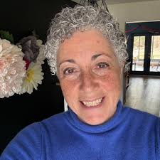 Cheryl Dean is the International Partnership manager of Abbeyfield  International, and she visited our house all the way from South Africa.  Cheryl enjoyed chatting with some of our residents and house manager