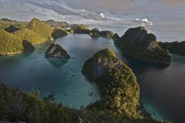 Sementara pulau yang tidak berpenghuni sebanyak 78 pulau. Raja Ampat Islands Wikipedia
