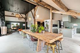 La Renovation D Une Ferme Ancienne A La Decoration Flamande Planete Deco A Homes World En 2020 Renovation Vieille Maison Interieur Maison Design Maison Style