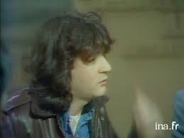 Ce nouvel opus est un album de reprises des chansons de légende de daniel balavoine, interprétées par la nouvelle vague de la chanson française. La Colere De Daniel Balavoine Face A Francois Mitterrand