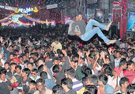 New Year Celebration In Bangalore Bangalore Rings In New Year With Gusto Deccan Herald