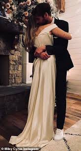 10 Years Later Miley Cyrus And Liam Hemsworth S Wedding Photos Pictured Appear To Mirror Their Miley Cyrus Wedding Miley And Liam Liam Hemsworth And Miley