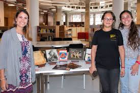 Fundación Malecón 2000 donó libros a la Biblioteca de las Artes -  Biblioteca de las Artes