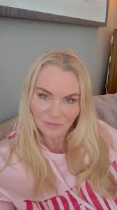 Her er jeg på vårt nye bosted i Seminyak på Vestkysten av Bali. Akkurat nå,  i dette øyeblikk, i denne timen, på denne dagen, på denne vakre og  spesielle øya føler jeg