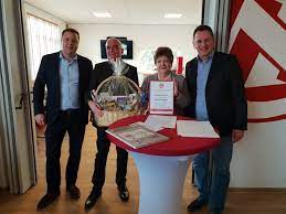 Richtige adressen und telefonnummern finden! Vorstand Turn Und Sportverein Mannheim Neckarau E V