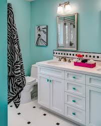 Nautical bathroom decoration should be a sailor's paradise, a home away from their home in the sea. 3 Fresh And Fun Bathrooms Just Right For Teenage Girls