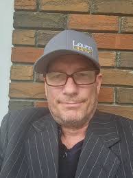 Bonjour je suis retraité . Cherche un travail partiel 3 jrs un Must classe  3 avec expérience