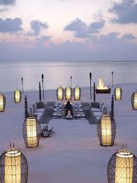 20 Great Beach Wedding Ideas For Summer Modwedding Beach Dinner Outdoor Vacation