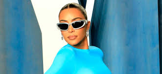 Kylie Jenner & Khloé Kardashian's Reaction To Kris' Kim-Loving Tweets