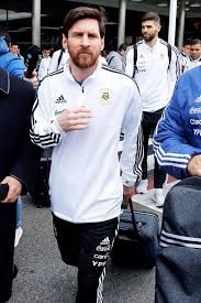 Jun 17, 2021 · desta forma, adianta a imprensa catalã, o united terá oferecido o passe do médio ao barça e espera agora uma resposta por parte da direção culé para que possam ser iniciadas negociações formais. Pepe Costa Fc Barcelona
