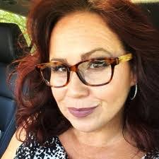 Anna Kohut's Instagram, Twitter & Facebook