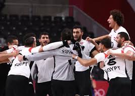 نجح المنتخب المصري لكرة اليد في التأهل رسمياً إلى الدور ربع النهائي من دورة الألعاب الأولمبية طوكيو 2020، بعد فوزه نظيره السويدي، ضمن منافسات الجولة الرابعة للمجموعة الثانية بدور المجموعات. Cxyhqdowzrtpum