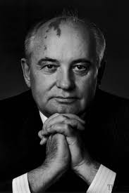 März 1931 in priwolnoje, udssr) ist ein russischer politiker. Mikhail Gorbachev Movies Age Biography