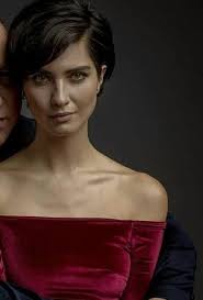 One day a handsome and mysterious man named cesur falls like a bombshell into a quiet and peaceful town called korludağ. 140 Cesur Ve Guzel Ideas Kivanc Tatlitug Turkish Actors Actors