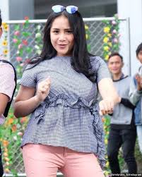 480 x 360 jpeg 10kb. Wanita Cantik Pakai Baju Ketat Kumpulan Foto Wanita Cantik