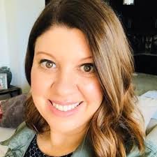 Stephanie Mooney's Instagram, Twitter & Facebook