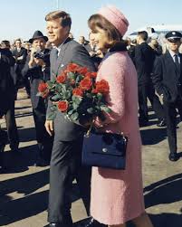 Jackie/jacqueline kennedy was the famous and stylish wife of the 35th president of the united states, john f. Pink Chanel Suit Of Jacqueline Bouvier Kennedy Wikipedia
