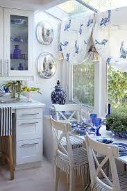 Arredare Casa Con Il Colore Blu Intenso Arredamento Casa Decoro Bianco Arredamento