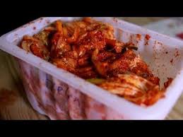 Vietnamese Kim Chi Vs Korean Kimchi Youtube Korean Kimchi Recipes Vietnamese Cuisine