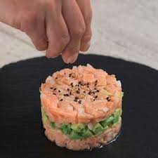 Paso 4 Tartar De Salmon Y Aguacate Salmon Y Aguacate Tartaro De Salmon Recetas De Comida