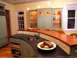kitchen seating  how much knee space