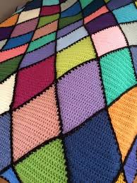 Die decke wurde in 3 bahnen gestrickt und dann mit matratzenstich zusammengefügt. Applaus Crochet Blanket Oder Hakeldecke Im Rautenmuster Hakelfieber