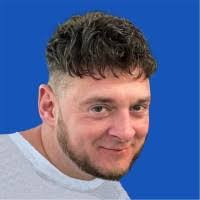 Leanne Hutchison's Instagram, Twitter & Facebook