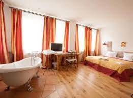 Kuscheln sie sich in einen der gemütlichen ohrensessel vor dem kamin oder lassen sie einen schönen tag nach dem skifahren mit einem glas wein in unserer. Die 10 Besten 4 Sterne Hotels In Nurnberg Deutschland Booking Com