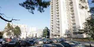 This is champ de manoeuvre veste by julien valadie on vimeo, the home for high quality videos and the people who love them. Soyaux Arretes Avec Un Sabre Et Un Pistolet A Plombs Au Champ De Manoeuvre