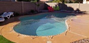 Traditional chlorinated swimming pools make swimmers' eyes red and skin dry. Choosing A Chlorine Pool Or Salt Water Pool Katchakid