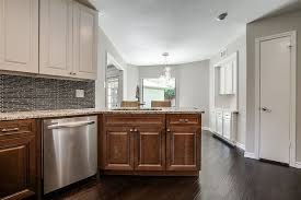 While other trends have come and gone, designers have always come back to dual tones and the striking contrasts that can. More Ideas Below Kitchenideas Kitchencabinets Kitchen Cabinets Two Tone Kitchen Kitchen Cabinets And Flooring Kitchen Cabinets Two Toned Kitchen Cabinets