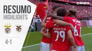 Com este triunfo, os encarnados estão agora a quatro pontos do fc porto. Highlights Resumo Benfica 4 1 Santa Clara Liga 18 19 34 Youtube
