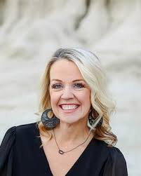 Angela Trevino, CENTURY 21 Real Estate Agent in Bakersfield, CA