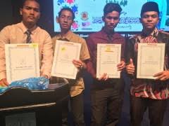 About 204 of sekolah menengah in pahang. Majlis Anugerah Kecemerlangan Pendidikan Sekolah Menengah Agama Kerajaan Negeri Pahang Ke 18