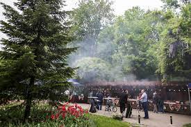 Cu ce prefera să mănânce mămăliga ștefan cel mare? Bucuresti Parcul National Festivalul Micului Cel Mare Inquam Photos