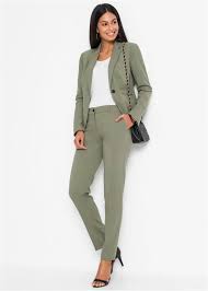 Découvrez la gamme de pantalons pour femme armand thiery. Le Tailleur Pantalon Ultra Tendance Cette Saison Sympa Pour Une Ceremonie 5 Pieces A Decouvrir Maguymodclasik Over Blog Com